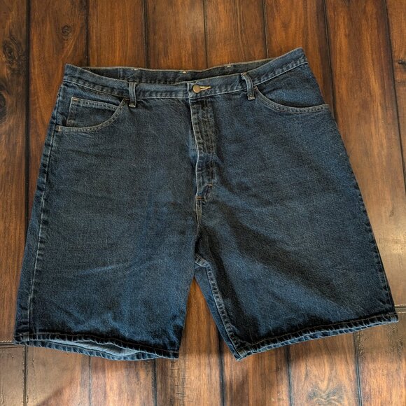 (2) Pair Wrangler Jean Shorts Mens 40 Relaxed Fit Denim Premium Stretch - Picture 2 of 10